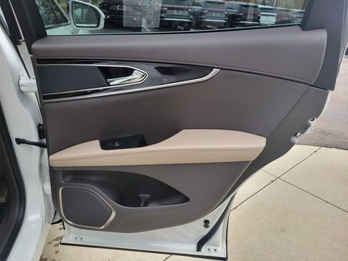 Certified 2023 Lincoln Nautilus Reserve image 34