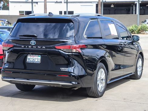 Certified 2023 Toyota Sienna Limited AWD/4WD image 6