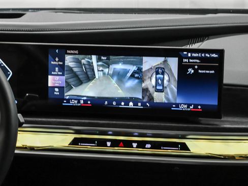 Used 2026 BMW 750e xDrive w/ Executive Package AWD/4WD image 14