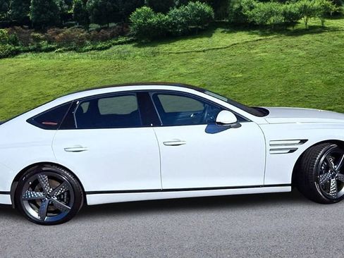 Used 2025 Genesis G80 2.5T Sport Prestige image 9