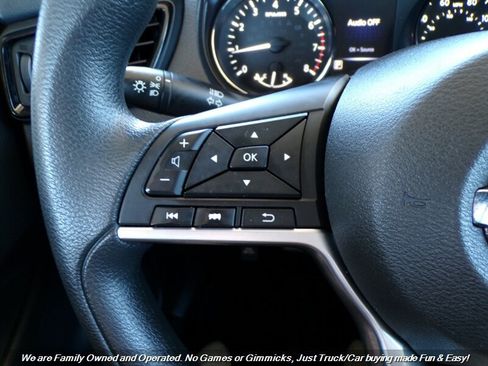 Used 2017 Nissan Rogue Sport S w/ S Appearance Package FWD image 33
