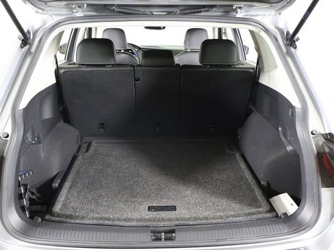 Used 2022 Volkswagen Tiguan SE image 18