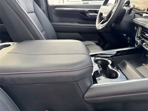 Used 2025 Chevrolet Suburban RST w/ Sun And Tow Package image 6