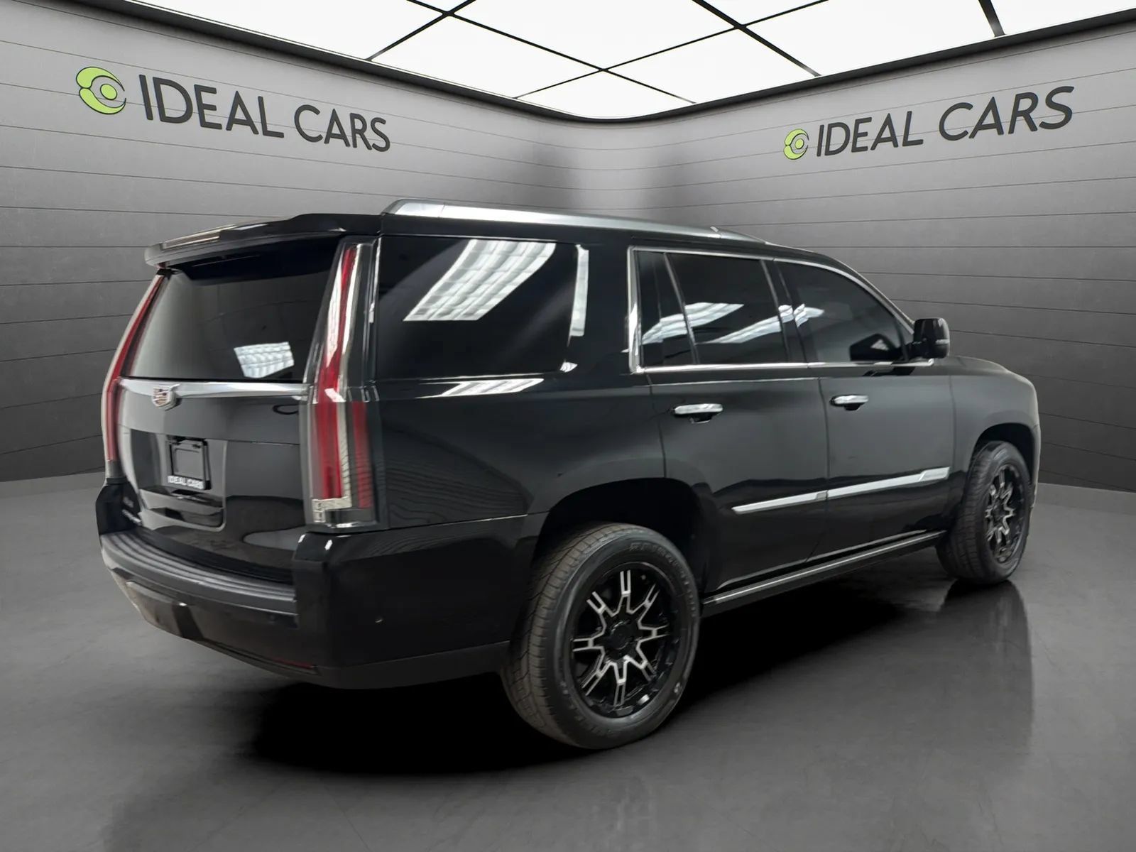 Used 2019 Cadillac Escalade Platinum RWD image 5