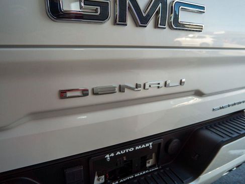 Used 2023 GMC Sierra 1500 Denali Ultimate AWD/4WD image 11