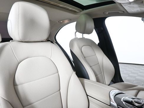 Used 2019 Mercedes-Benz C 300 Sedan image 18