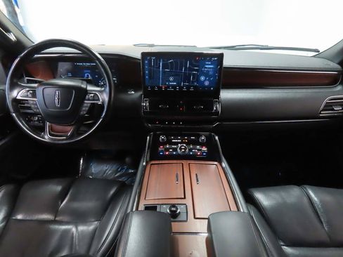 Used 2023 Lincoln Navigator Reserve image 15