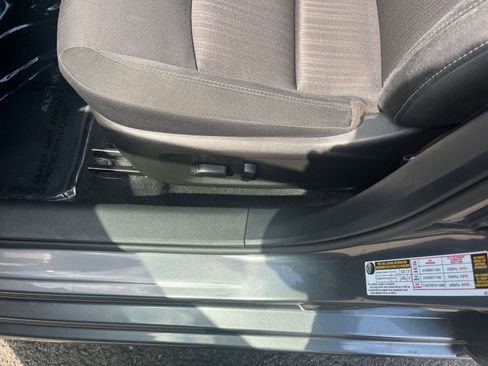 Used 2025 Nissan Altima 2.5 SV FWD image 22