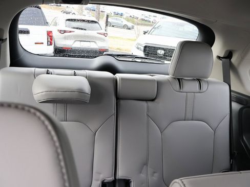Certified 2025 Honda Pilot Touring image 13