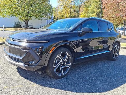 New 2026 Chevrolet Equinox EV LT w/ Convenience Package II image 2