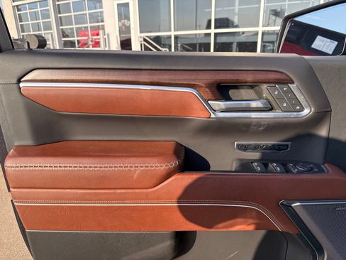 Used 2022 GMC Sierra 1500 Denali Ultimate AWD/4WD image 17