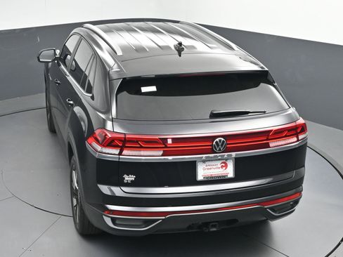Used 2024 Volkswagen Atlas Cross Sport SE image 34