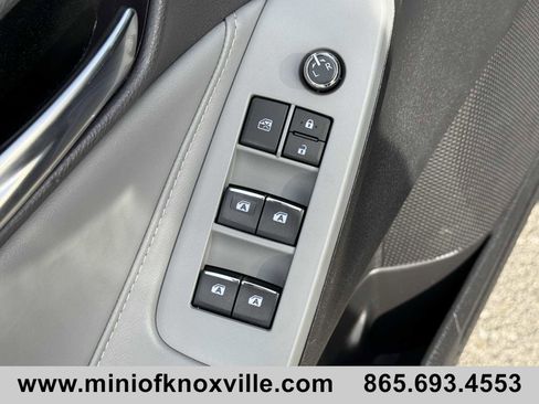 Used 2022 Toyota Avalon XLE image 13