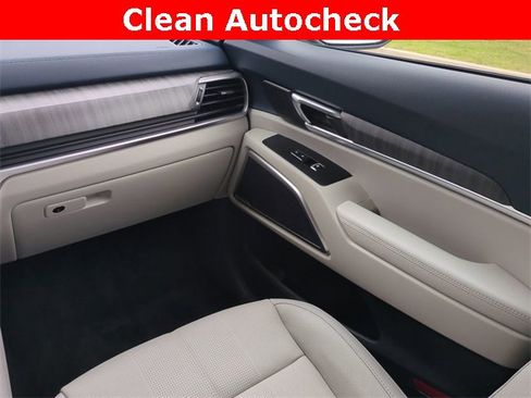 Used 2024 Kia Telluride EX image 17