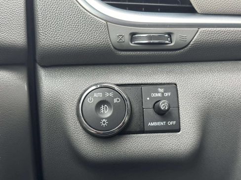 Used 2016 Chevrolet Traverse LT FWD image 31