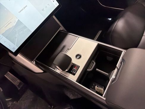 New 2026 Land Rover Range Rover Long Wheelbase SE image 17