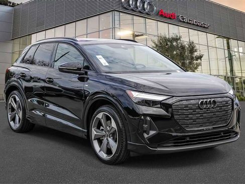 Used 2025 Audi Q4 e-tron Premium Plus w/ Premium Plus image 5