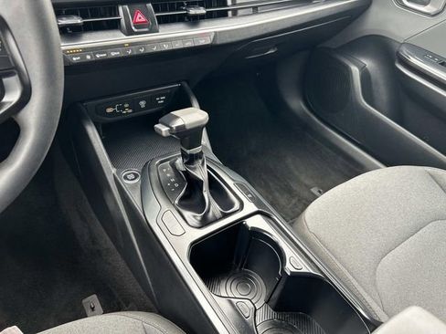Used 2025 Kia K4 LXS image 24