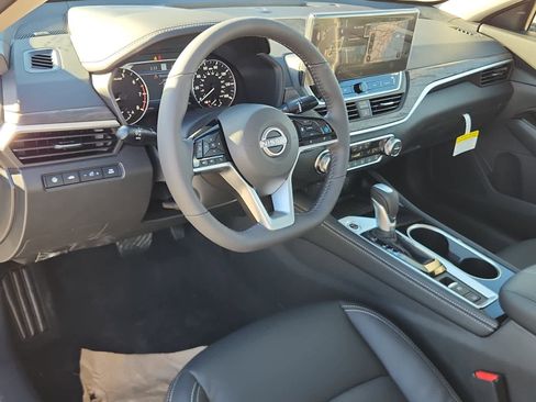 New 2025 Nissan Altima 2.5 SL FWD image 11