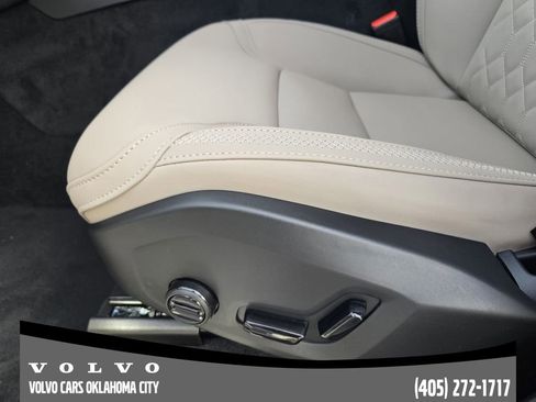 New 2026 Volvo XC90 B6 Plus w/ Protection Package Premier image 25
