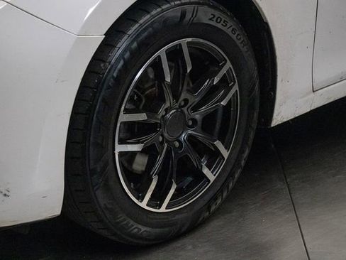Used 2018 MAZDA MAZDA3 Sport FWD image 7