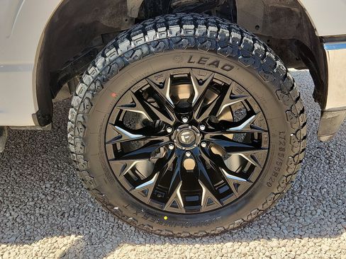 Used 2023 Ford F150 Lariat AWD/4WD image 7