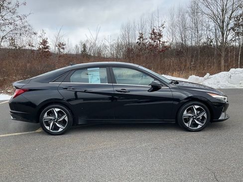 Used 2023 Hyundai Elantra Limited image 23