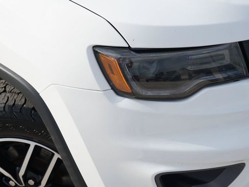 Used 2021 Jeep Grand Cherokee Trailhawk w/ Trailhawk Luxury Group AWD/4WD image 3
