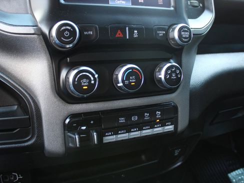 Used 2024 RAM 5500 Tradesman w/ Chrome Appearance Group AWD/4WD image 30