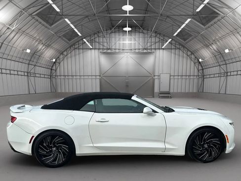 Used 2017 Chevrolet Camaro SS image 6