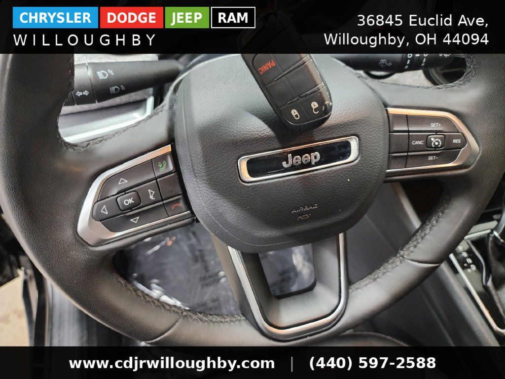 Used 2024 Jeep Compass Latitude AWD/4WD image 41
