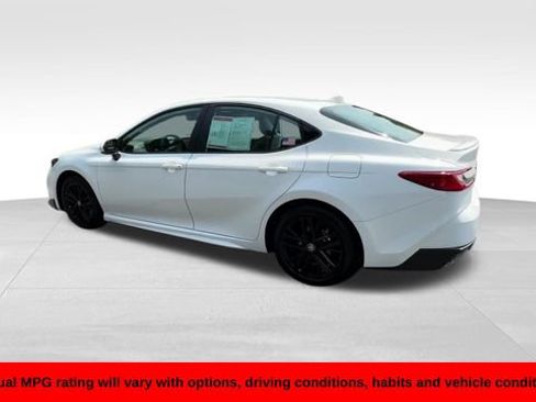 Used 2026 Toyota Camry SE w/ Convenience Package FWD image 2