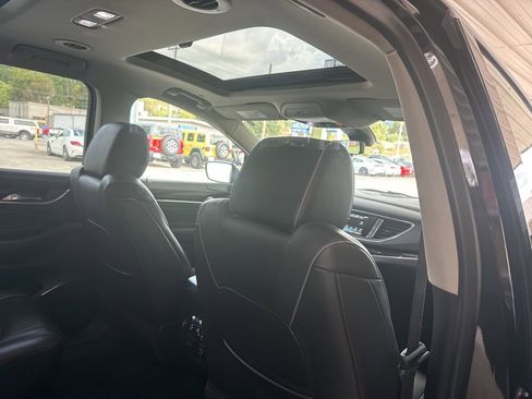 Used 2019 Buick Enclave Avenir w/ Avenir Technology Package image 27