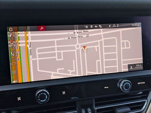 Used 2025 Porsche Macan image 18