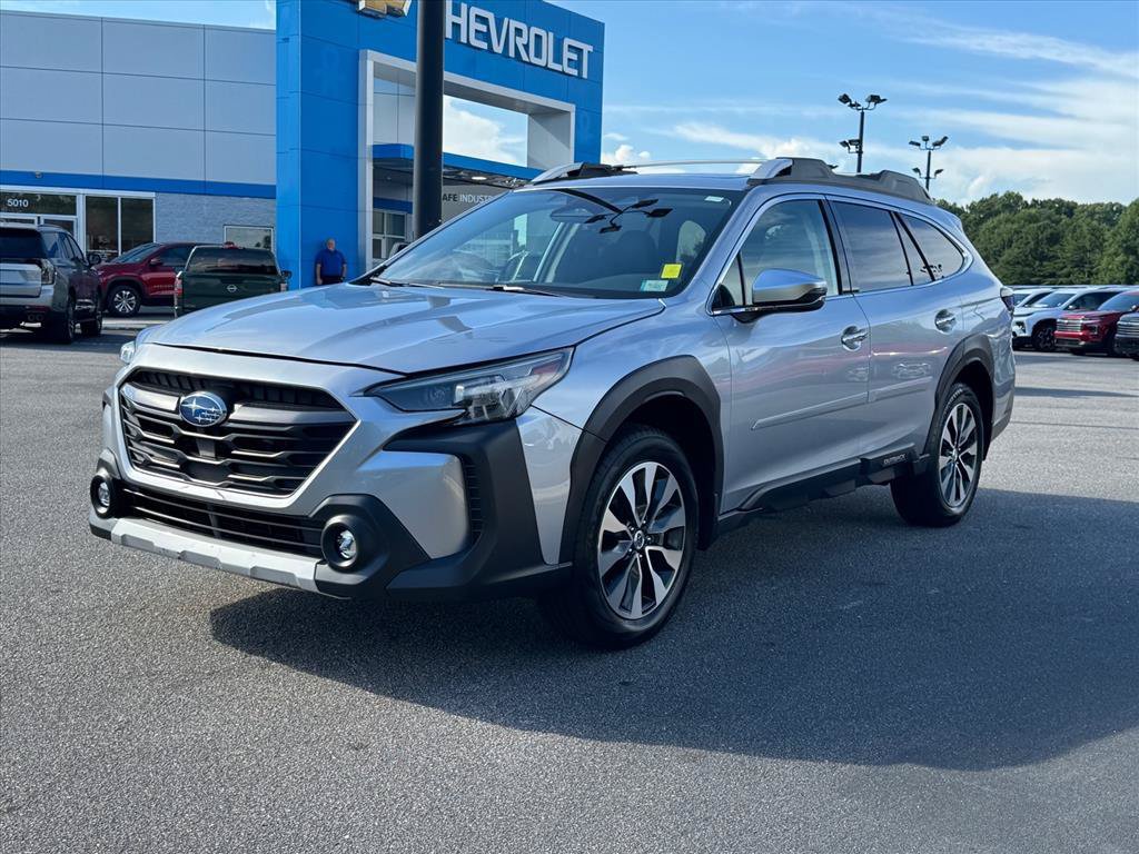 Used 2023 Subaru Outback Touring AWD/4WD image 7