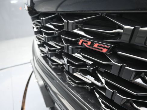 Used 2024 Chevrolet Traverse RS FWD image 40