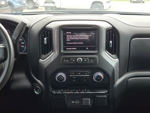 Certified 2022 Chevrolet Silverado 1500 Custom AWD/4WD image 16
