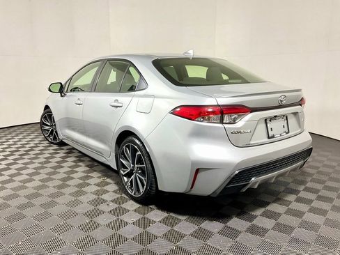 Used 2020 Toyota Corolla SE w/ SE Premium Package image 13