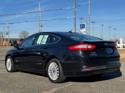Used 2016 Ford Fusion Energi SE image 2