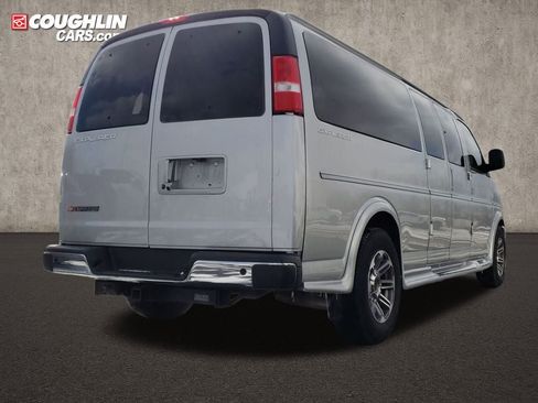 Used 2023 Chevrolet Express 2500 Extended image 6