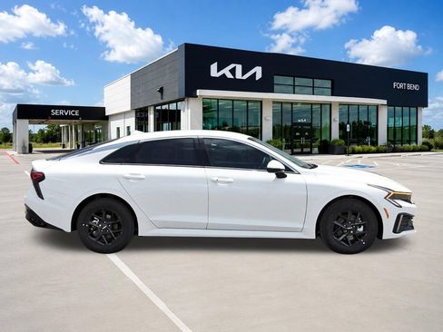 New 2026 Kia K5 LXS FWD image 4
