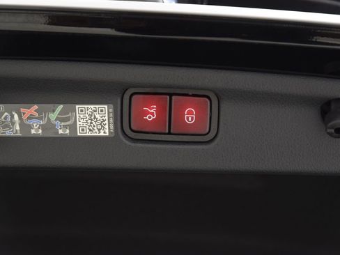 Certified 2024 Mercedes-Benz C 300 Sedan w/ Advanced USB Package image 31