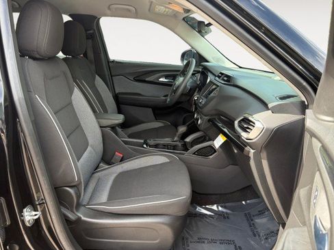 Used 2022 Chevrolet TrailBlazer LS FWD image 6