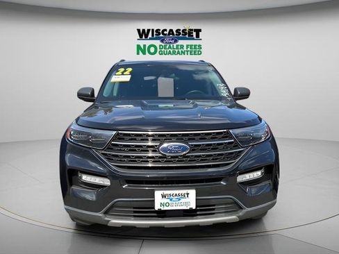 Used 2022 Ford Explorer XLT w/ Equipment Group 202A AWD/4WD image 2