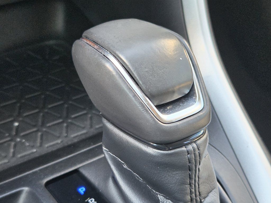 Used 2025 Toyota RAV4 XLE Premium FWD image 21