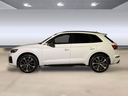 Certified 2024 Audi SQ5 Premium Plus image 2