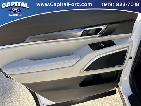 Used 2024 Kia Telluride S w/ S Sunroof Package FWD image 17