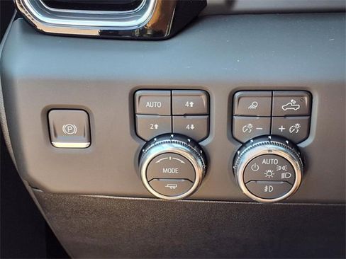 New 2025 GMC Sierra 2500 Denali w/ Denali Reserve Package image 19