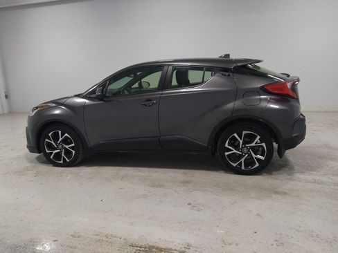Used 2018 Toyota C-HR XLE image 3