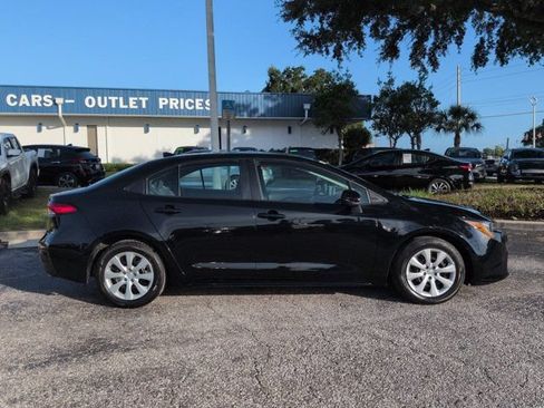 Used 2024 Toyota Corolla LE FWD image 3